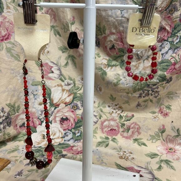 Necklace and bracelets - Picture 3 of 11